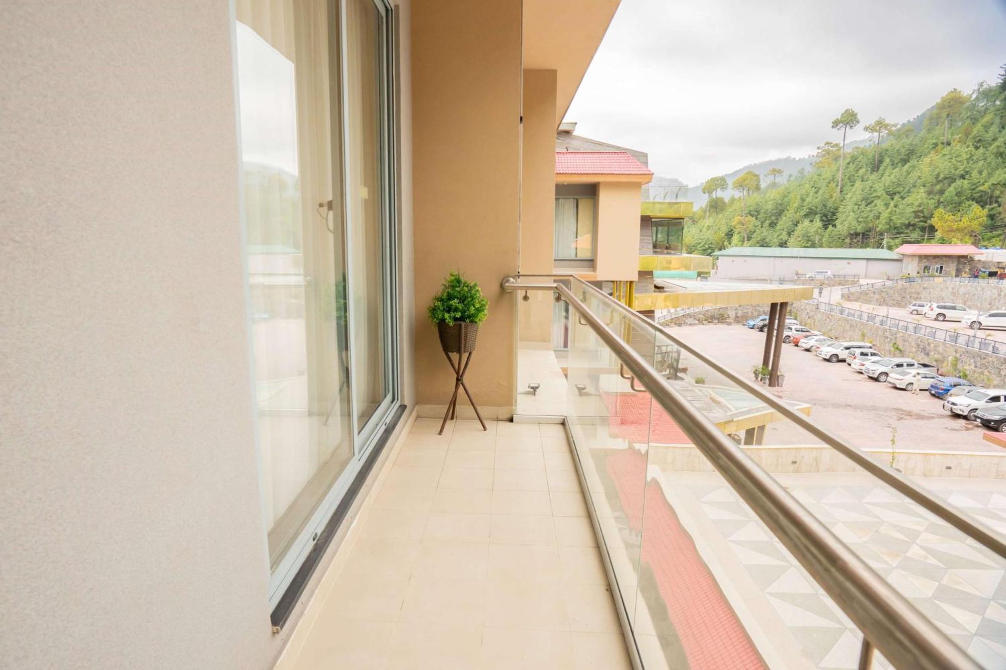 Ramada By Wyndham Murree Lower Topa Resort Dış mekan fotoğraf