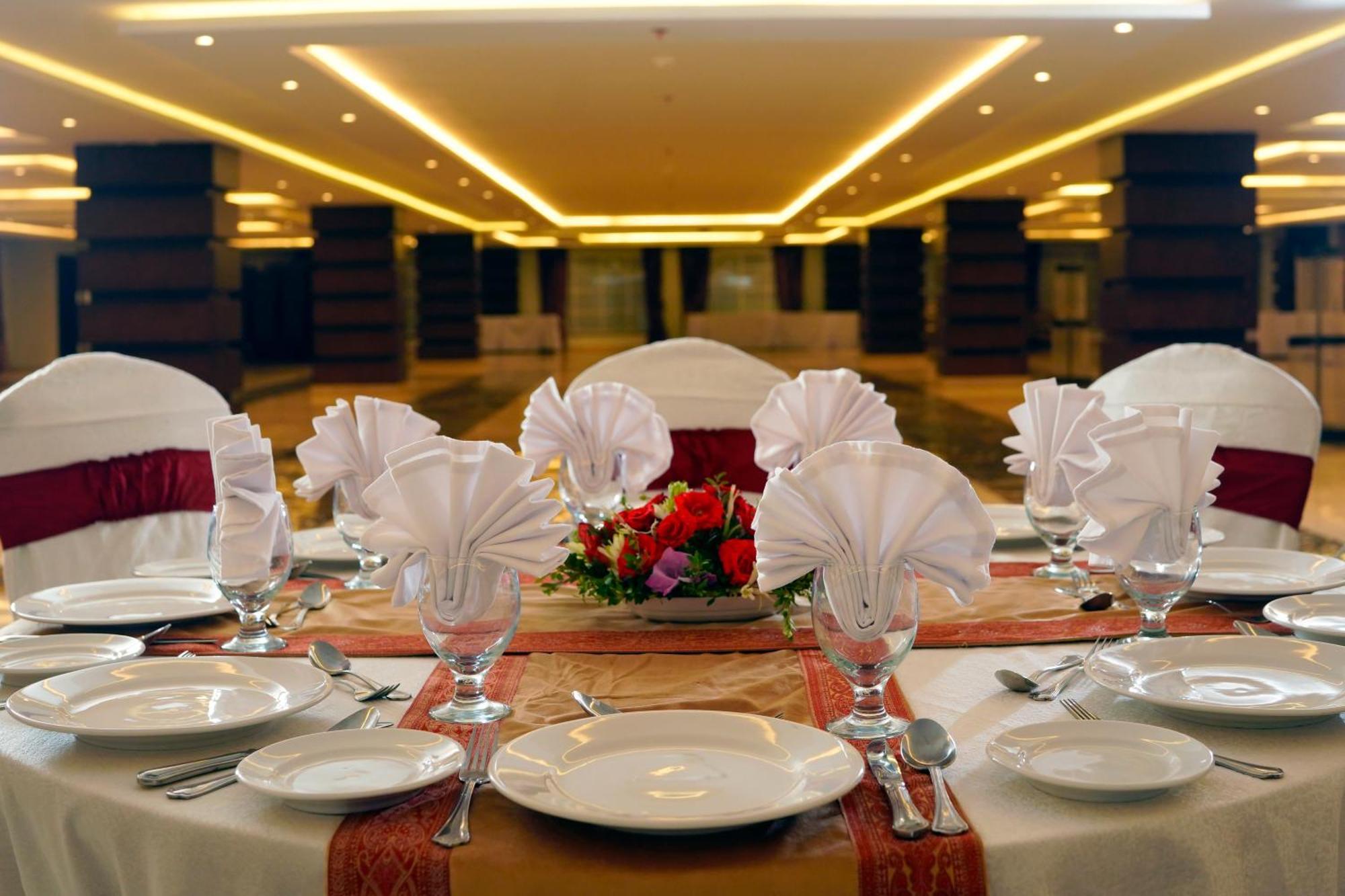 Ramada By Wyndham Murree Lower Topa Resort Dış mekan fotoğraf
